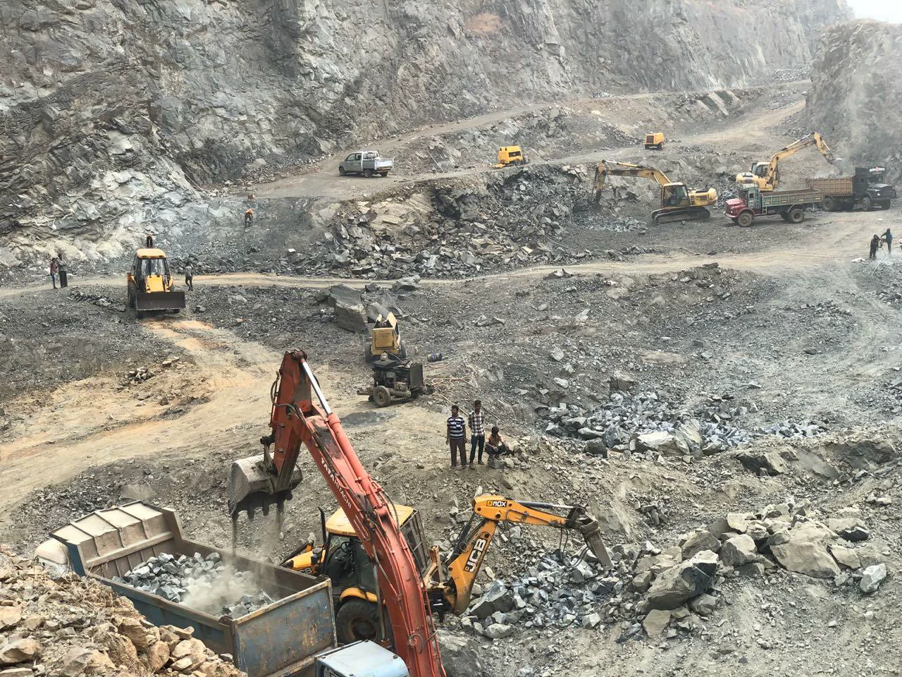 Drilling and loading at Capitan's own quarry face